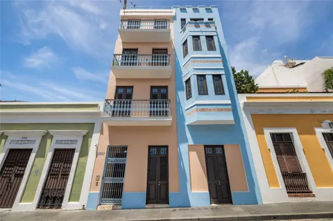 311 CALLE DE LA LUNA #3A