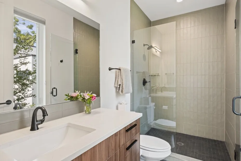 625 Tillery Street #B Austin, TX 78702
