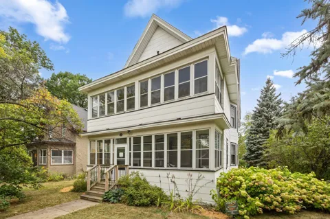 1075 Burr Street