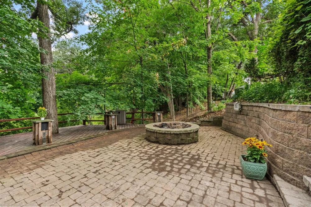 17411 Sunset Trail SW Prior Lake, MN 55372