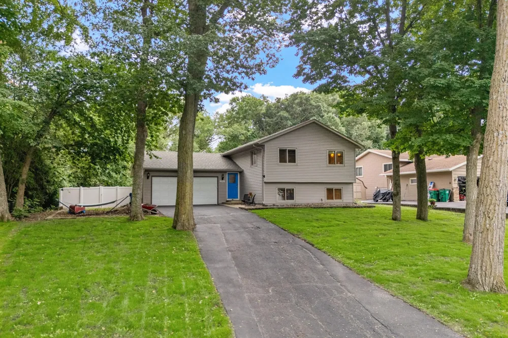 17411 Sunset Trail SW Prior Lake, MN 55372