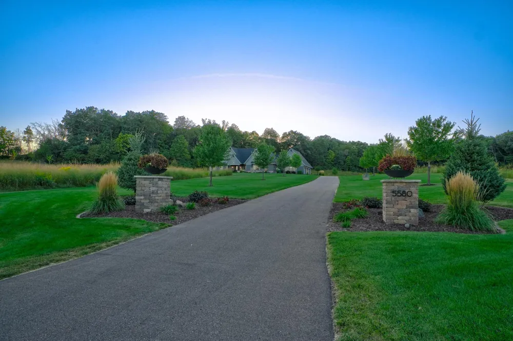 5580 Oakridge Trail S Afton, MN 55001