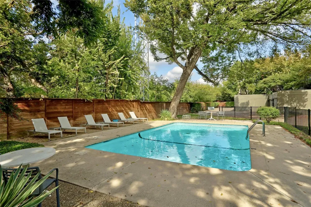 4071 Buena Vista Street Dallas, TX 75204