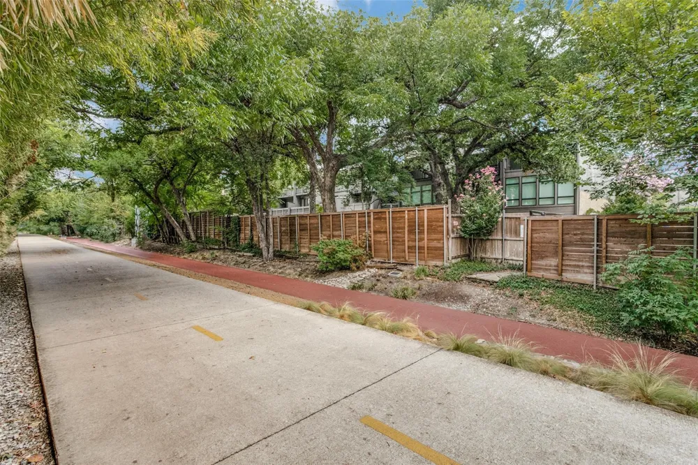 4071 Buena Vista Street Dallas, TX 75204