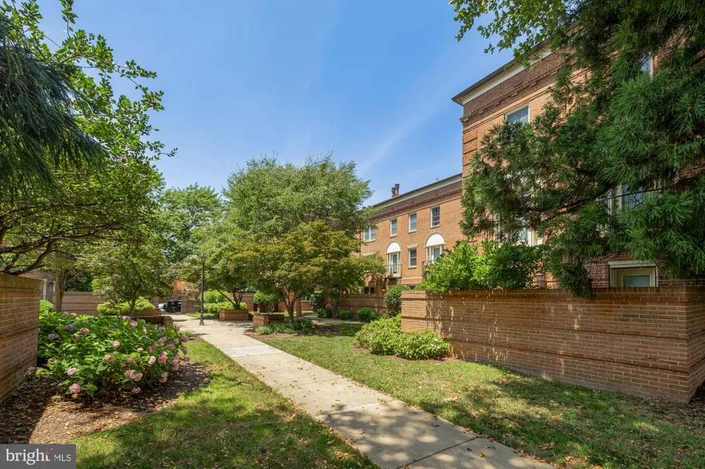 1115 PITT STREET #2B Alexandria, VA 22314