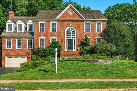 8811 SURREY COURT