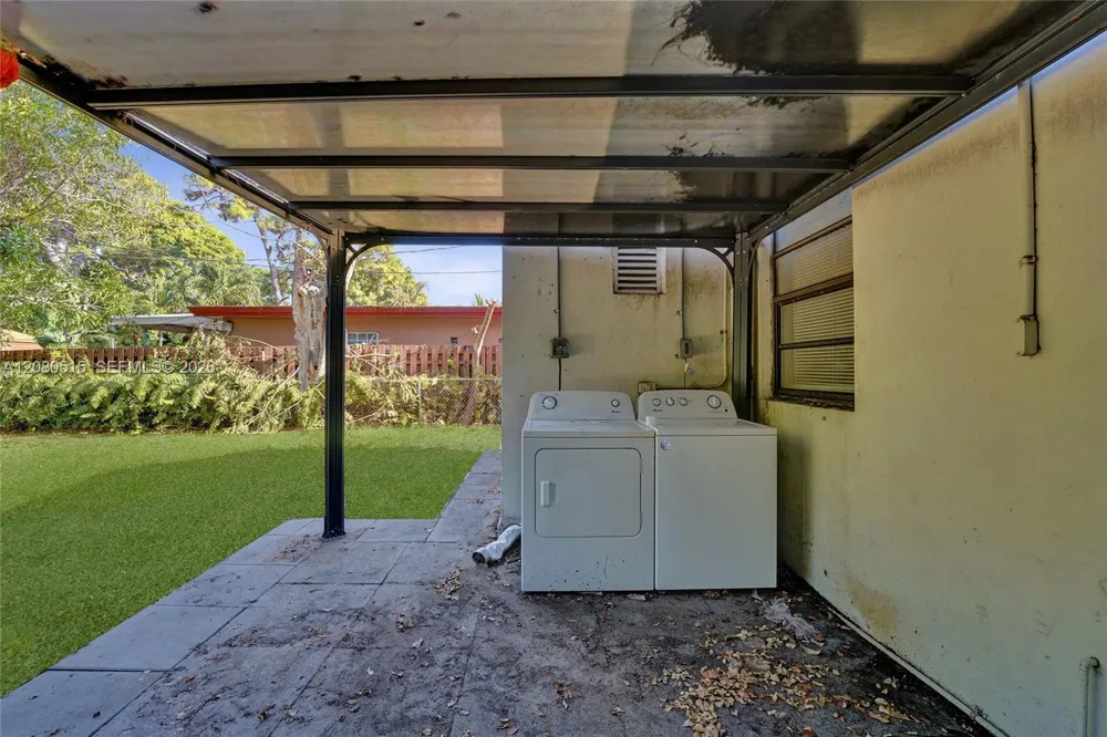 1421 NW 3rd Ave Fort Lauderdale, FL 33311