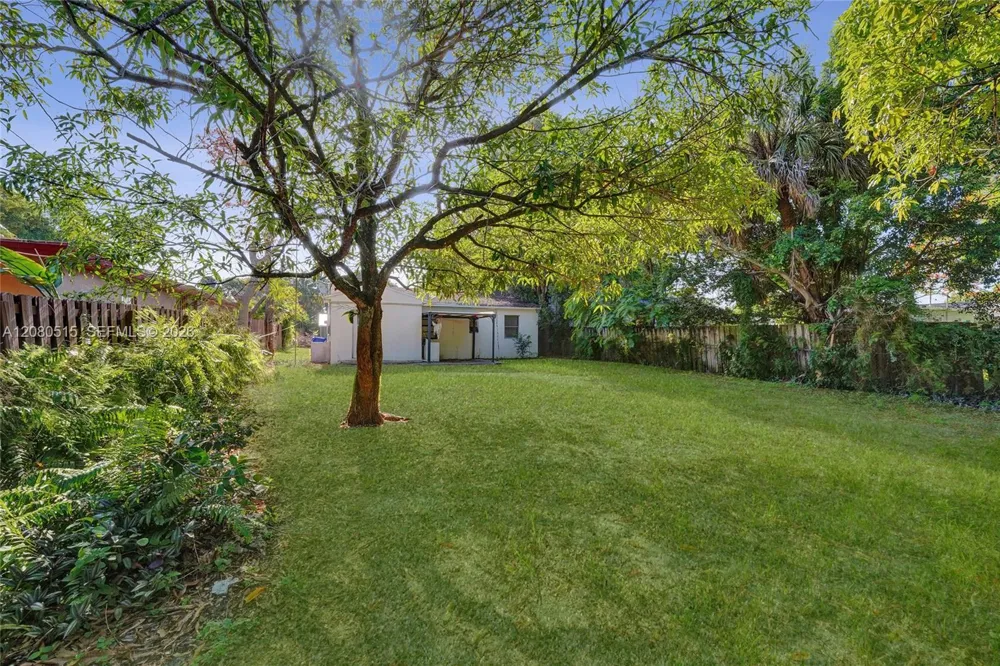 1421 NW 3rd Ave Fort Lauderdale, FL 33311