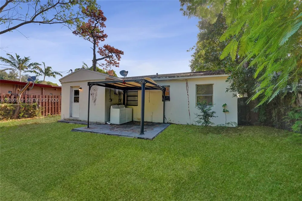 1421 NW 3rd Ave Fort Lauderdale, FL 33311