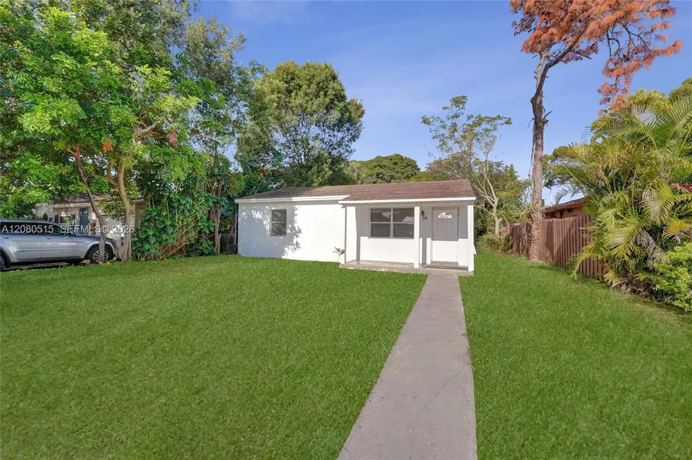 1421 NW 3rd Ave Fort Lauderdale, FL 33311