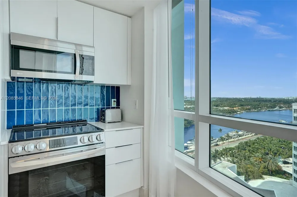 4401 Collins Ave #1503 Miami Beach, FL 33140