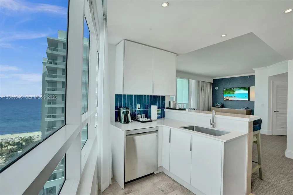 4401 Collins Ave #1503 Miami Beach, FL 33140
