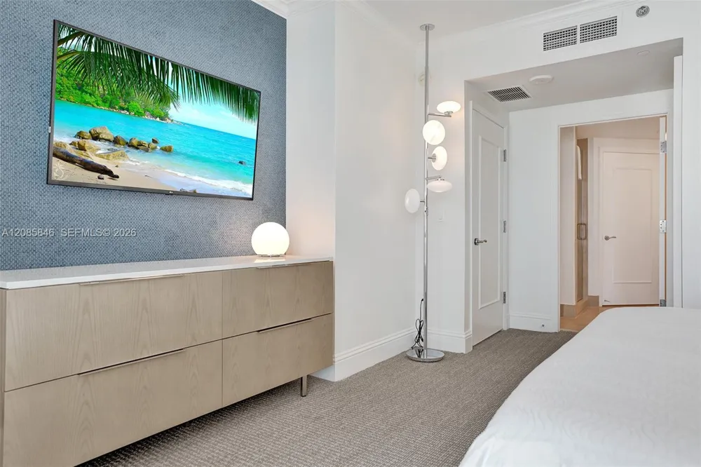 4401 Collins Ave #1503 Miami Beach, FL 33140