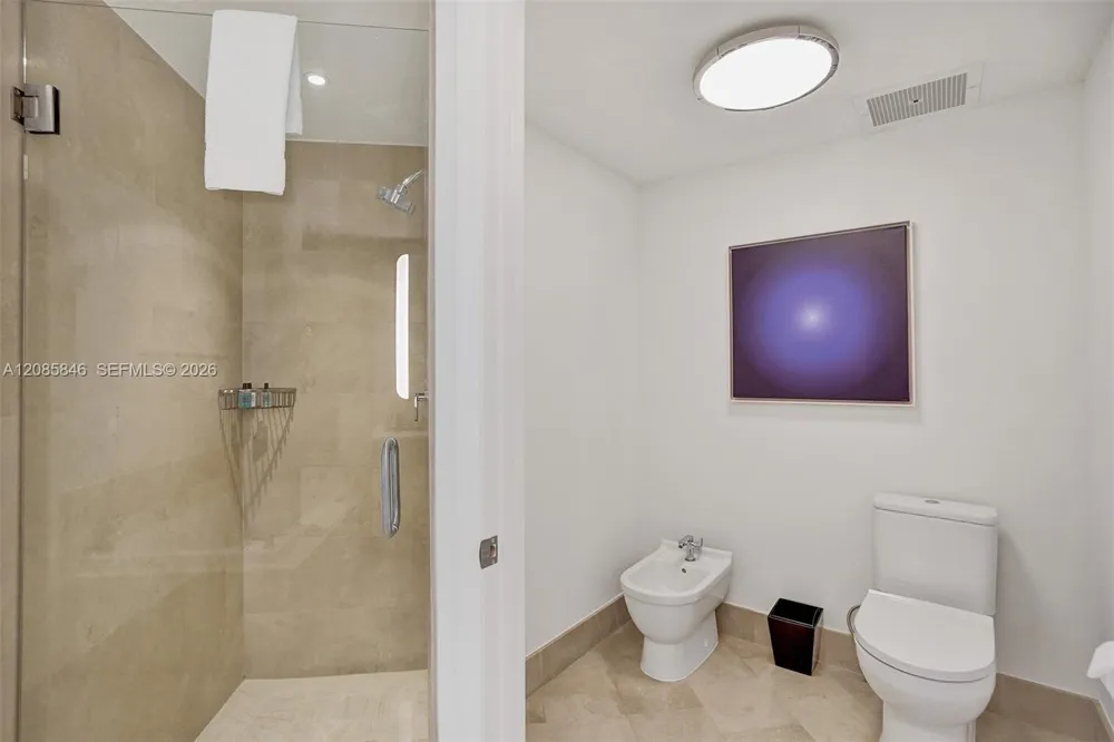 4401 Collins Ave #1503 Miami Beach, FL 33140