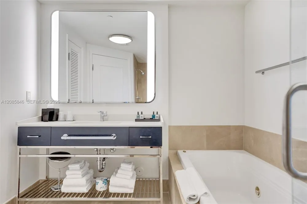 4401 Collins Ave #1503 Miami Beach, FL 33140
