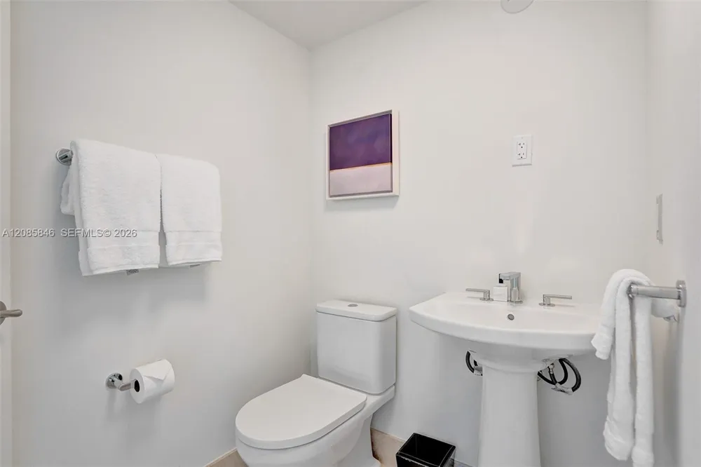 4401 Collins Ave #1503 Miami Beach, FL 33140