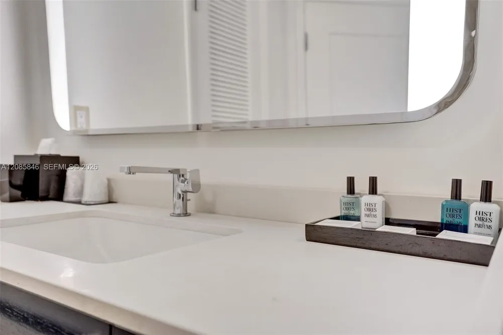 4401 Collins Ave #1503 Miami Beach, FL 33140