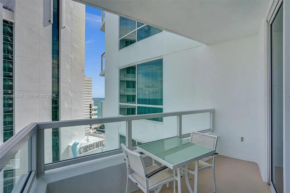4401 Collins Ave #1503 Miami Beach, FL 33140