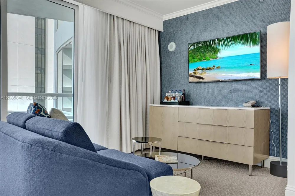 4401 Collins Ave #1503 Miami Beach, FL 33140