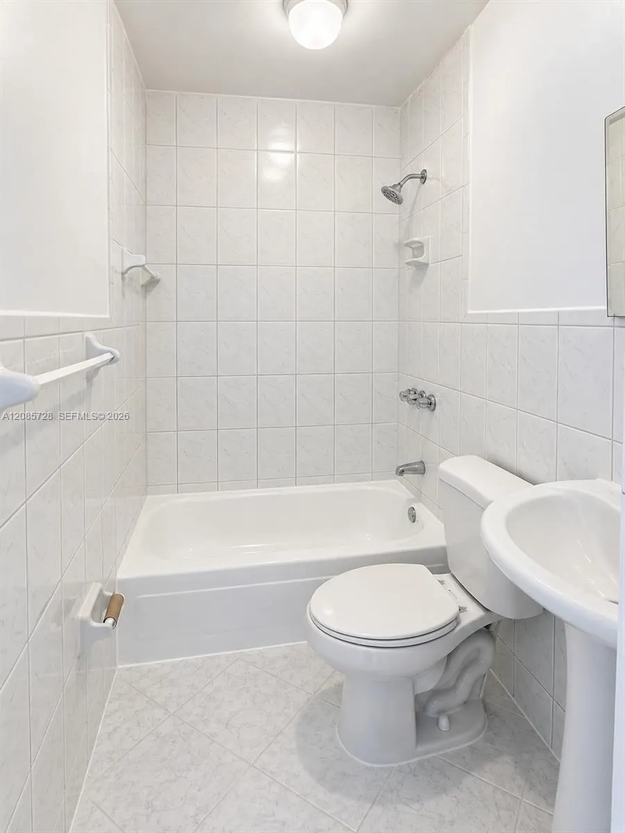 19900 SW 114th Ave Miami, FL 33157