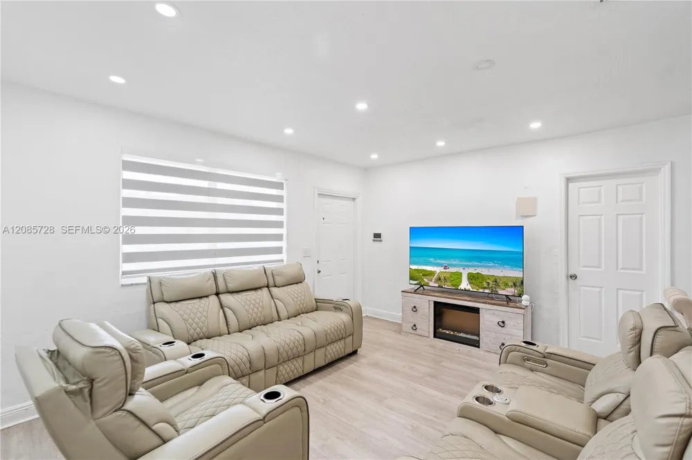 19900 SW 114th Ave Miami, FL 33157