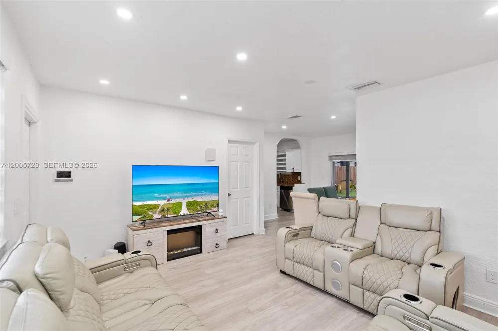 19900 SW 114th Ave Miami, FL 33157