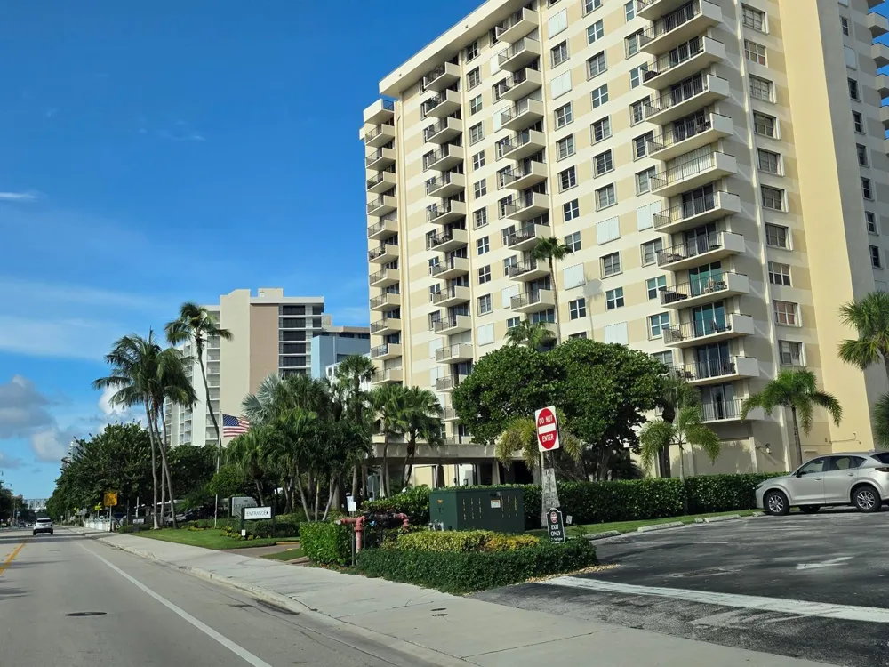 1900 S OCEAN BOULEVARD #15K Lauderdale By The Sea, FL 33062