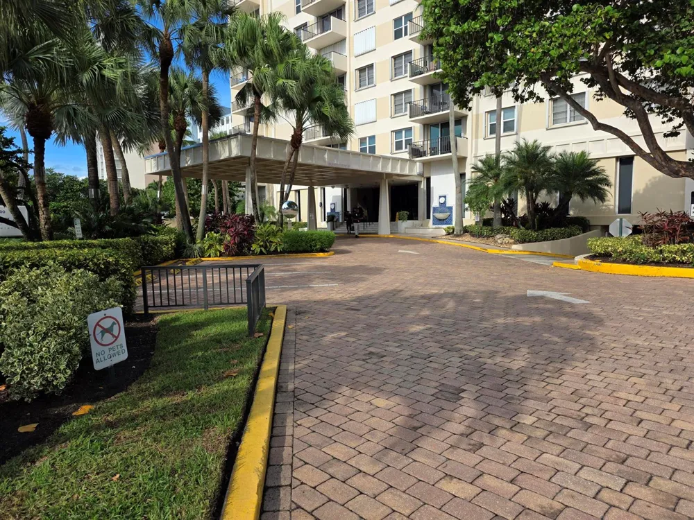1900 S OCEAN BOULEVARD #15K Lauderdale By The Sea, FL 33062