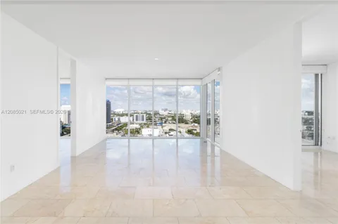 1040 Biscayne Blvd #1806