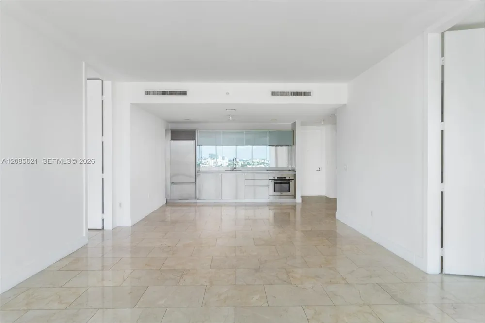 1040 Biscayne Blvd #1806 Miami, FL 33132