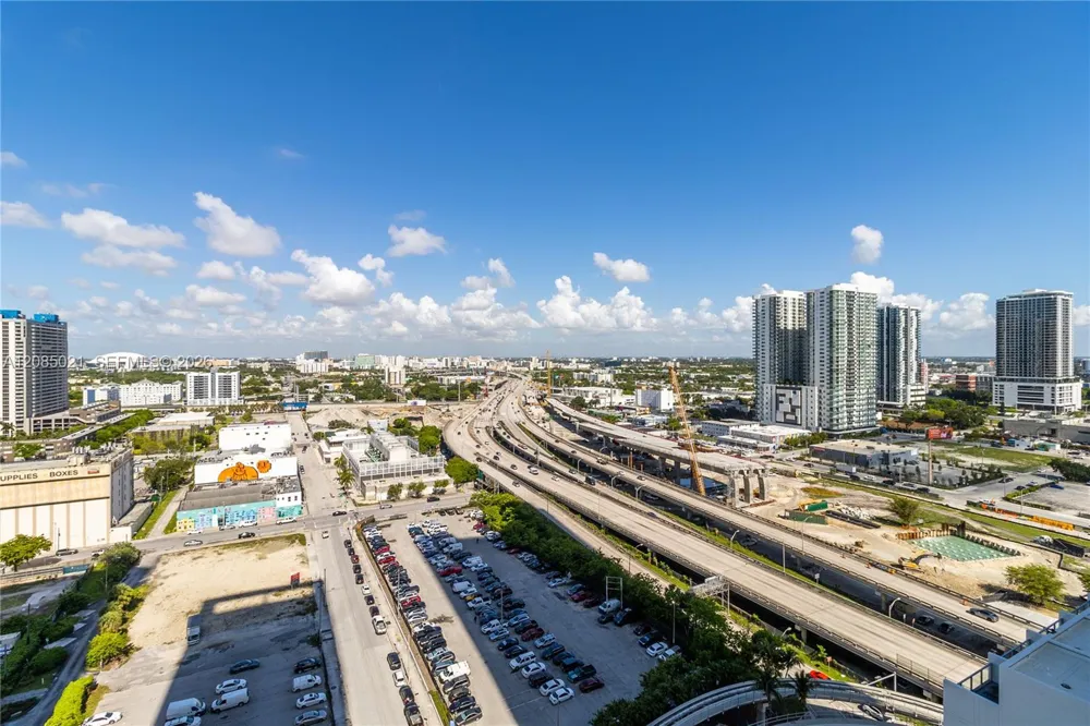 1040 Biscayne Blvd #1806 Miami, FL 33132