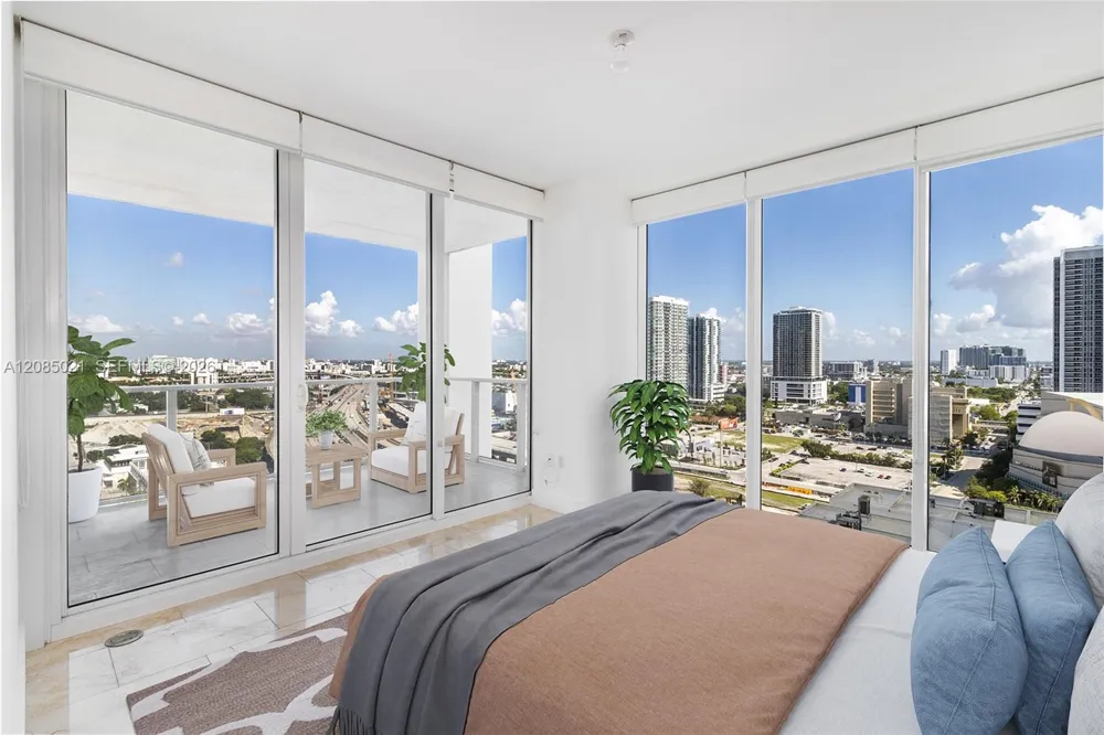 1040 Biscayne Blvd #1806 Miami, FL 33132