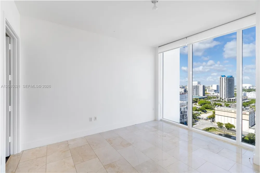 1040 Biscayne Blvd #1806 Miami, FL 33132