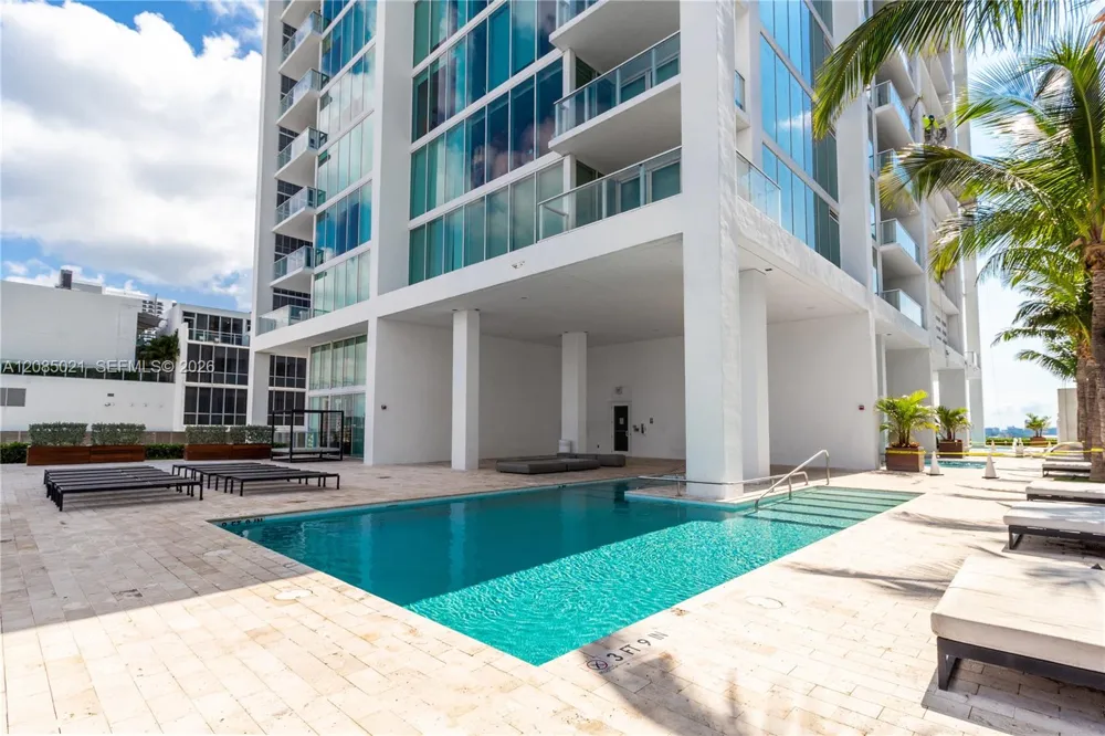 1040 Biscayne Blvd #1806 Miami, FL 33132