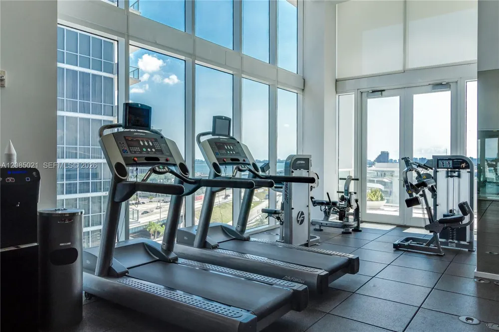 1040 Biscayne Blvd #1806 Miami, FL 33132