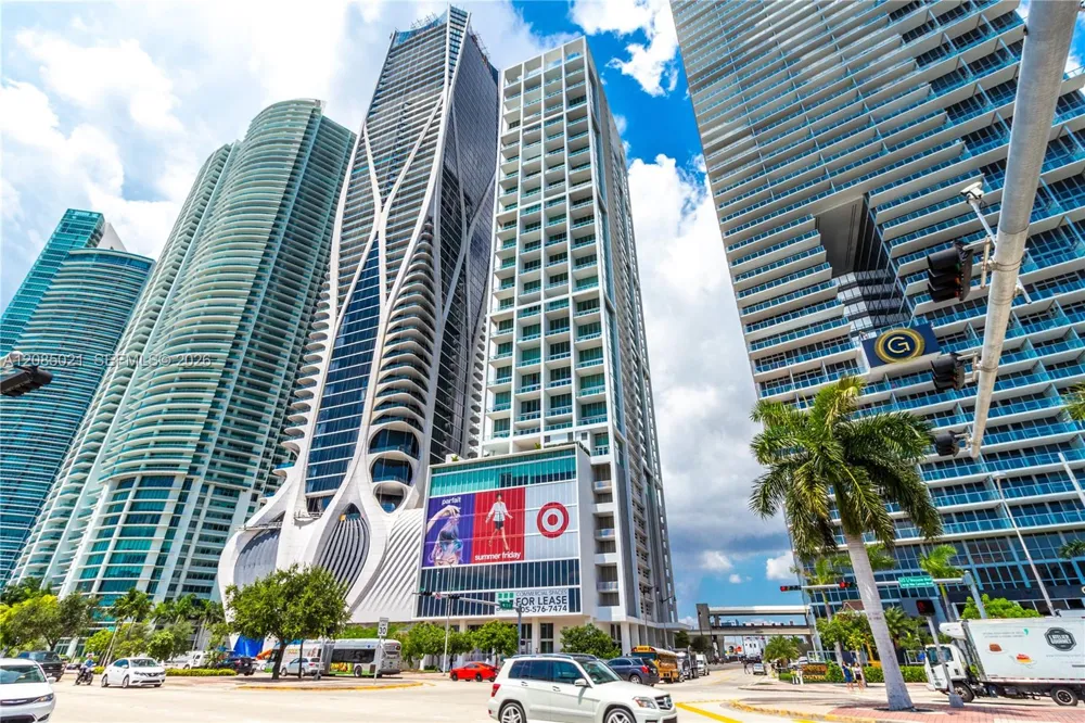 1040 Biscayne Blvd #1806 Miami, FL 33132