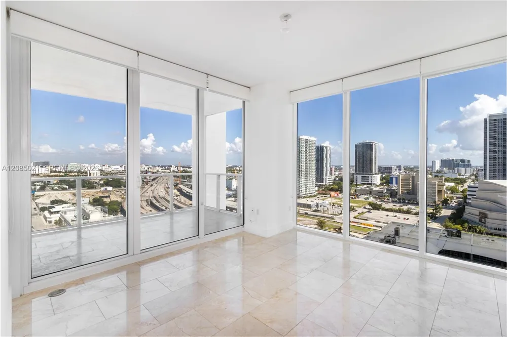 1040 Biscayne Blvd #1806 Miami, FL 33132