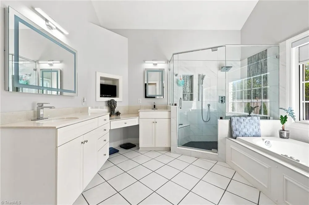 14 Middlefield Court Greensboro, NC 27455