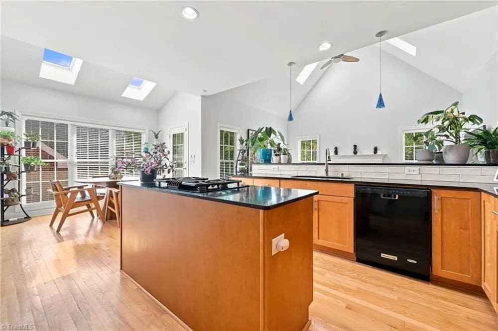 14 Middlefield Court Greensboro, NC 27455