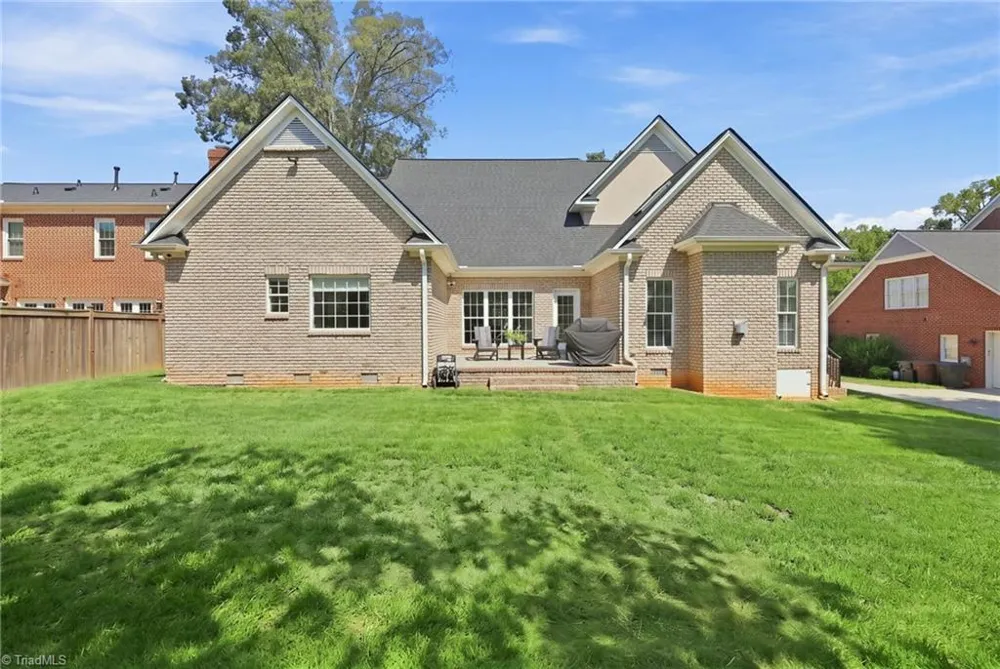 14 Middlefield Court Greensboro, NC 27455