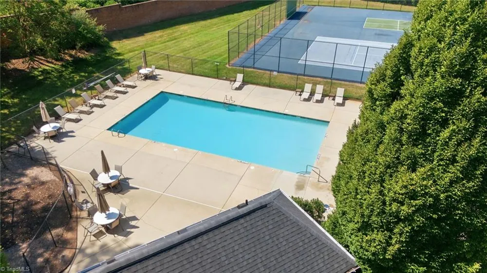 14 Middlefield Court Greensboro, NC 27455