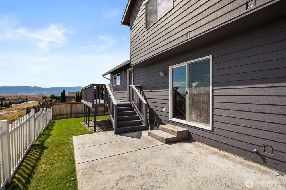 2502 Harvester Loop East Wenatchee, WA 98802