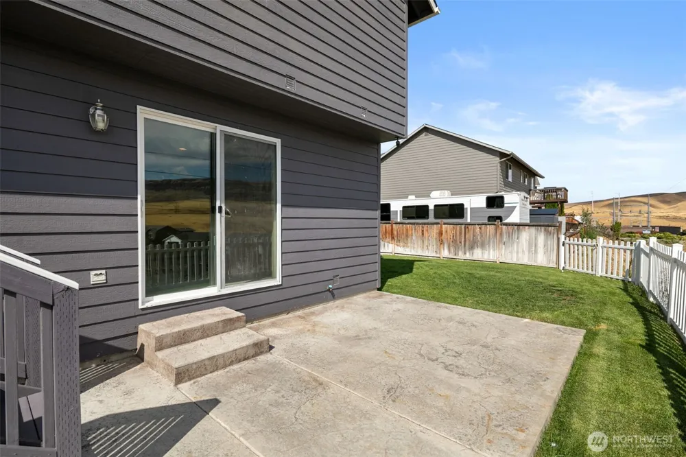 2502 Harvester Loop East Wenatchee, WA 98802