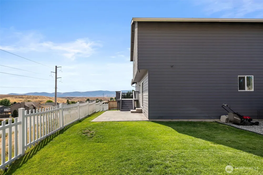 2502 Harvester Loop East Wenatchee, WA 98802