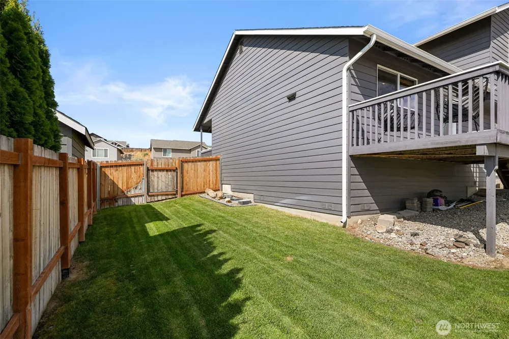 2502 Harvester Loop East Wenatchee, WA 98802