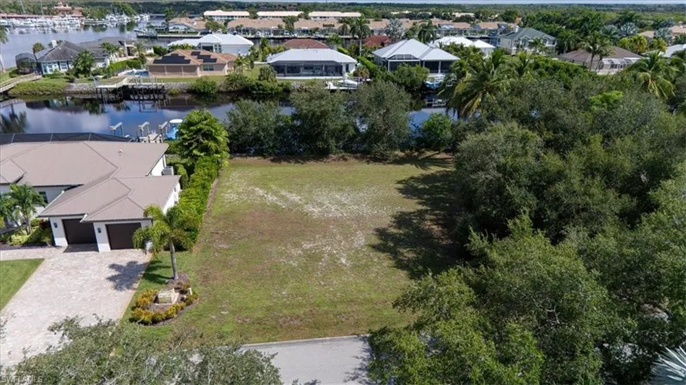 157 Venus Cay Naples, FL 34114