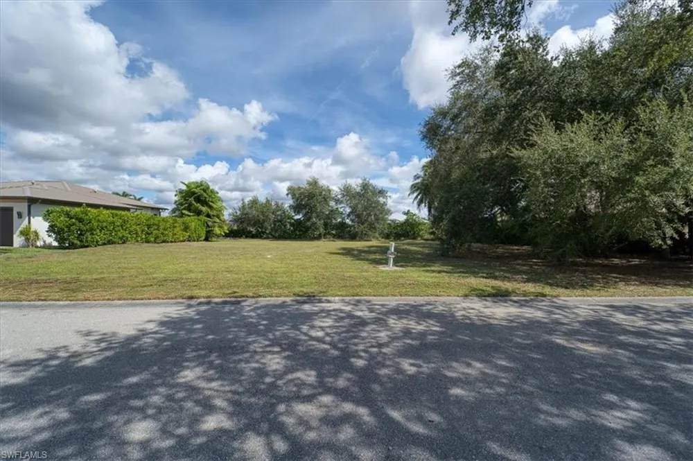 157 Venus Cay Naples, FL 34114