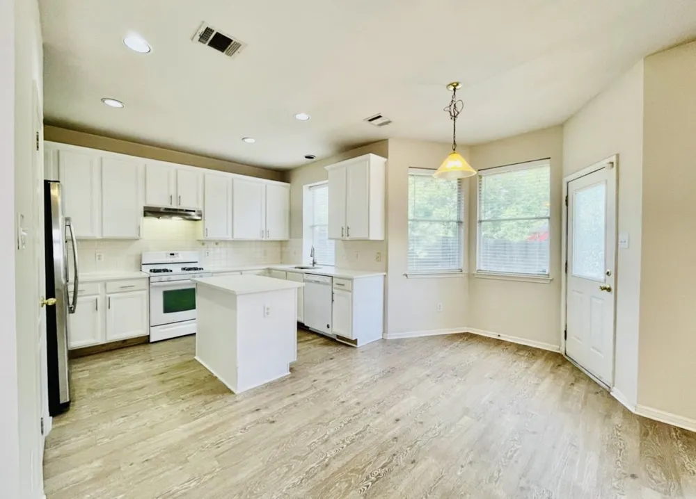 3720 Bratton Heights Drive Austin, TX 78728