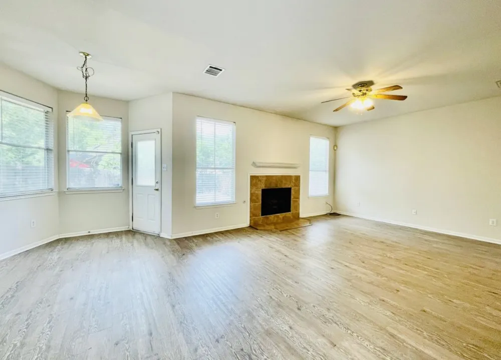 3720 Bratton Heights Drive Austin, TX 78728