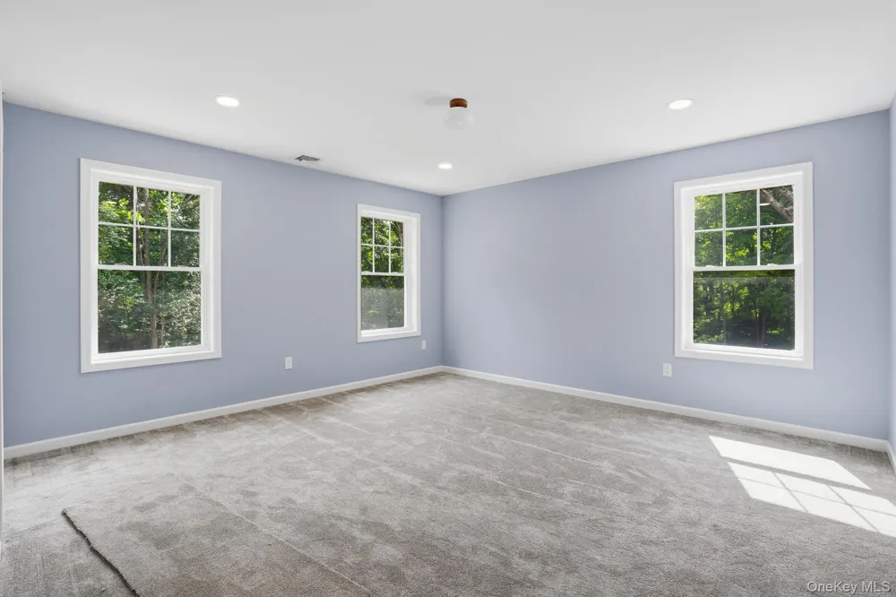 155 S Quaker Lane Hyde Park, NY 12538